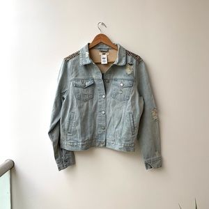 Oversized denim jacket destructed (new)